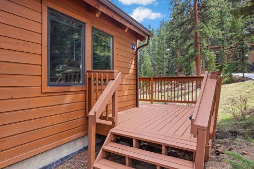 Creekside Suites 21 by Estes Park Condos — 4-Star Luxury Hotel in Estes Park, United States