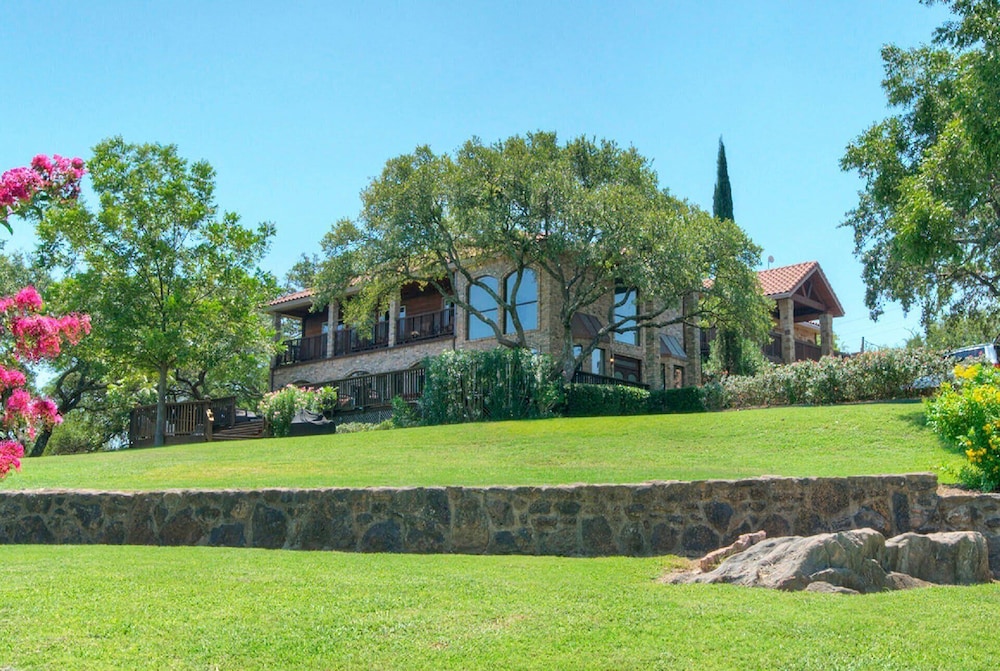Lake Buchanan Grand Retreat — hotel in Buchanan Dam