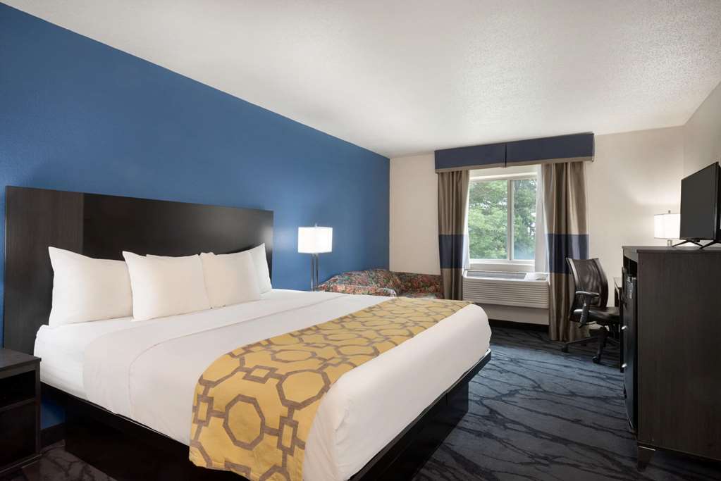 Baymont Inn & Suites by Wyndham Swanton Toledo Airport - photo 22