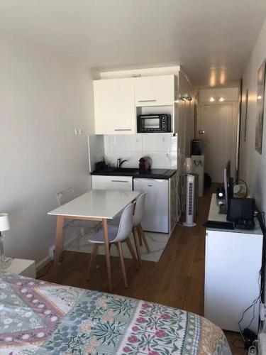 Nice Flat St Germain En Laye Centre 30 Minutes To Paris in Saint-Germain-En-Laye, France