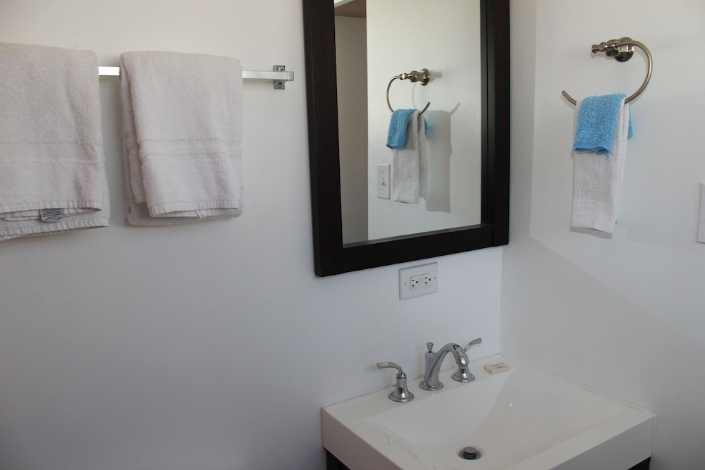 La Siesta Motel - photo 28