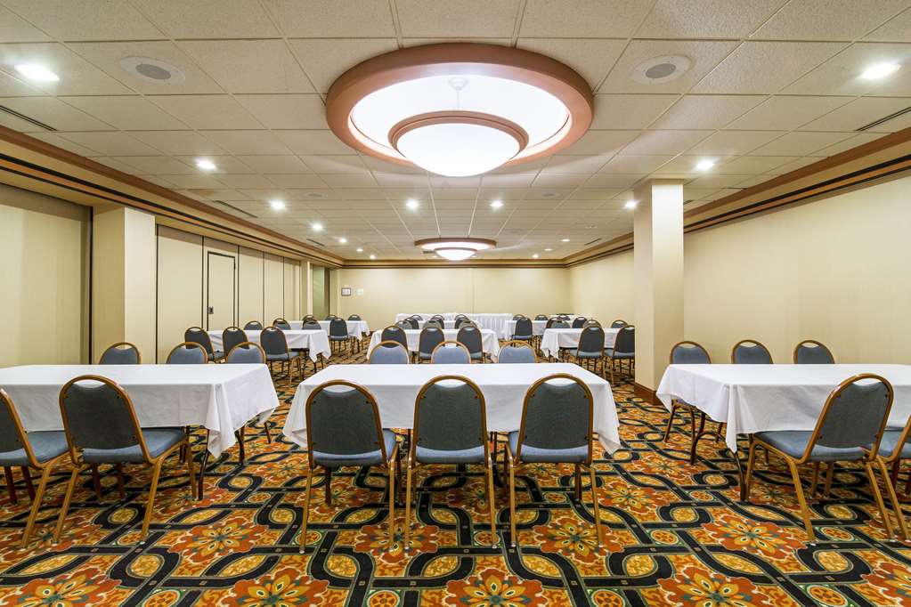 Clarion Hotel Convention Center - photo 58