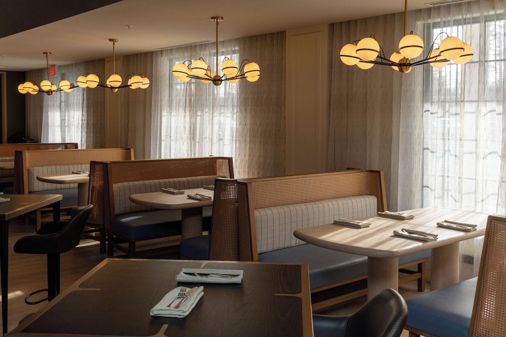 Hotel Brookmere & Arbor Spa - photo 57