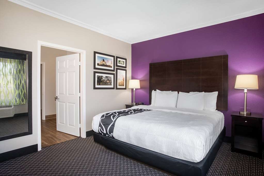 La Quinta Inn & Suites by Wyndham Columbus TX - photo 36
