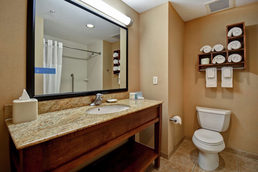 Hampton Inn & Suites Folsom - photo 36