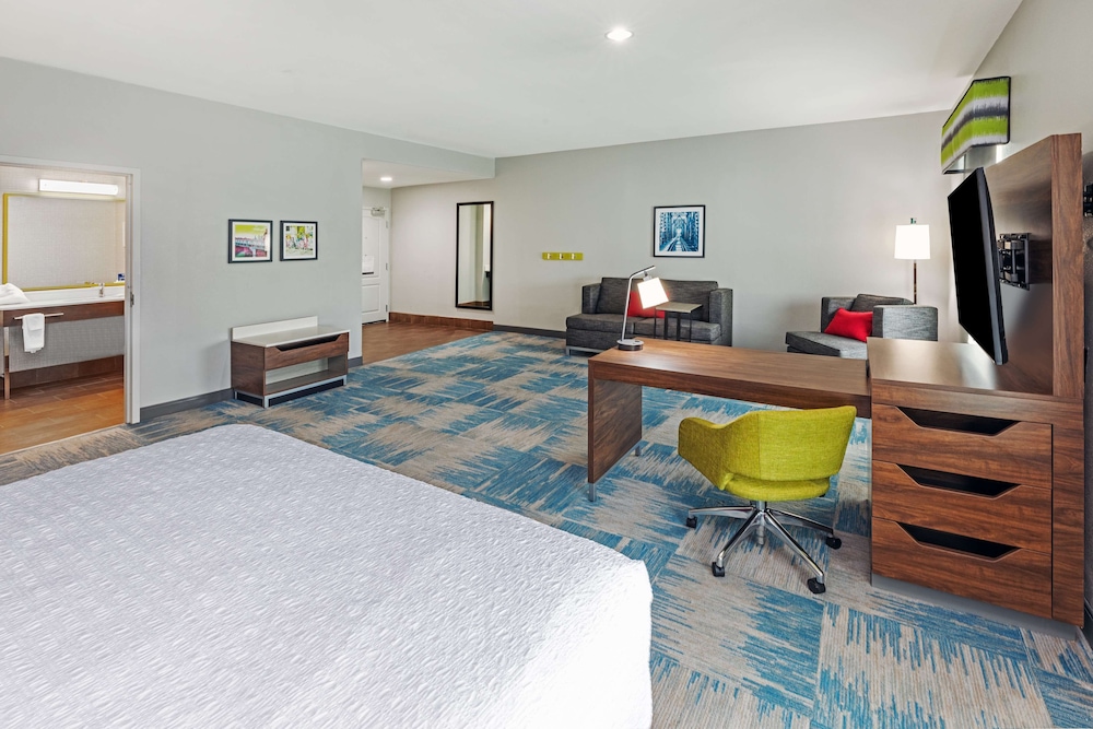 Hampton Inn & Suites Houston Heights I 10 - photo 26