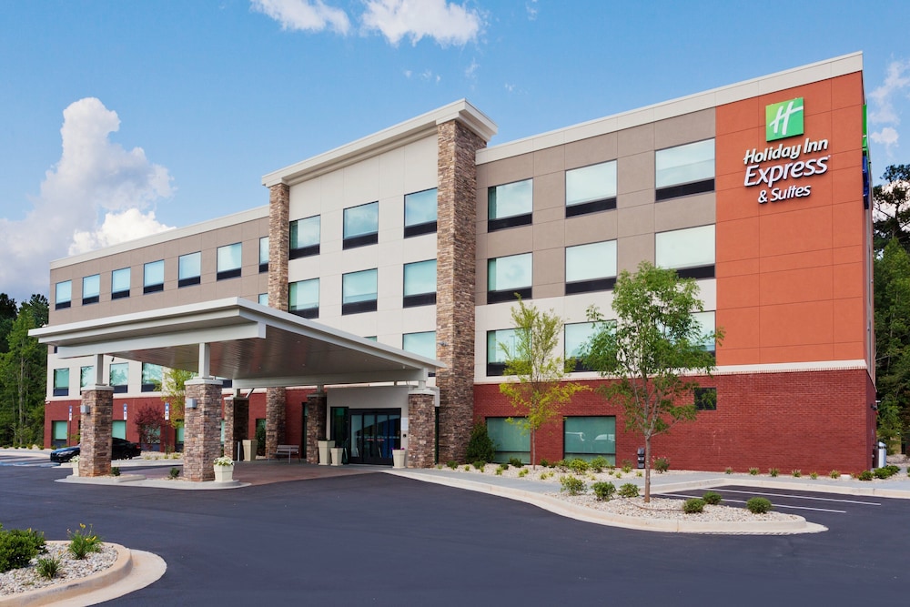 Holiday Inn Express & Suites Fayetteville by IHG in Fayetteville, United States