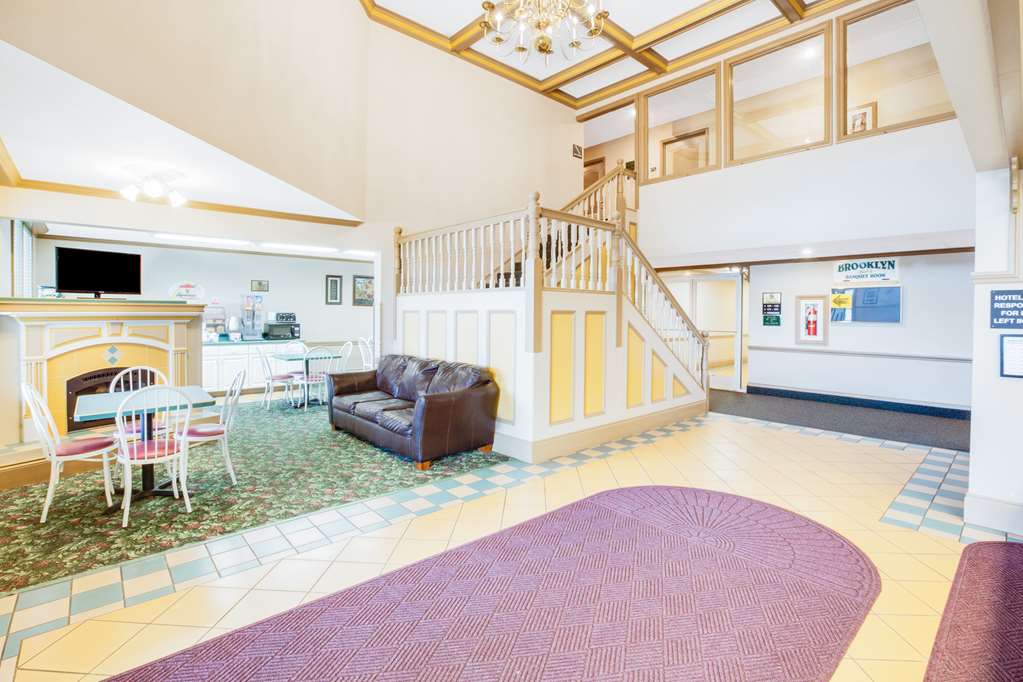 Super 8 by Wyndham Brooklyn - photo 2