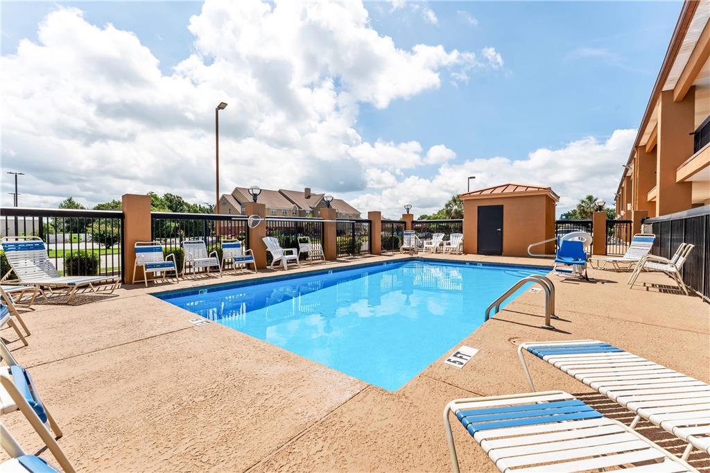Quality Inn & Suites near Robins Air Force Base - photo 58