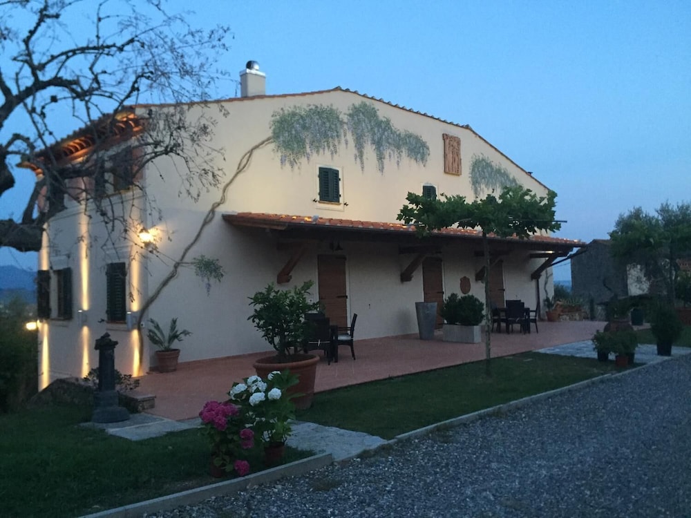 Casale Olea — 4-Star Luxury Hotel in Massarosa, Italy