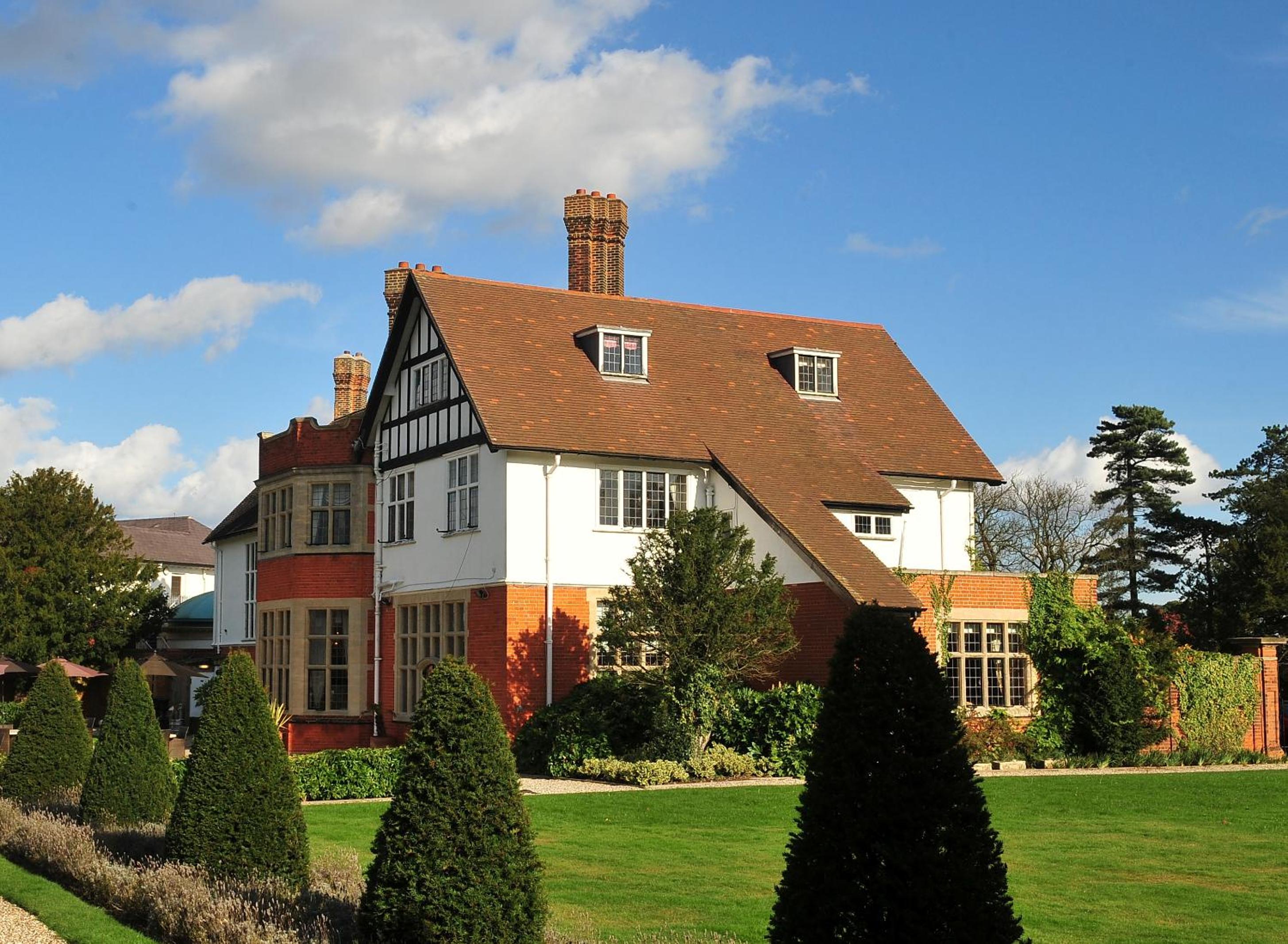 Greenwoods Hotel & Spa — 4-Star Luxury Hotel in Stock, United Kingdom