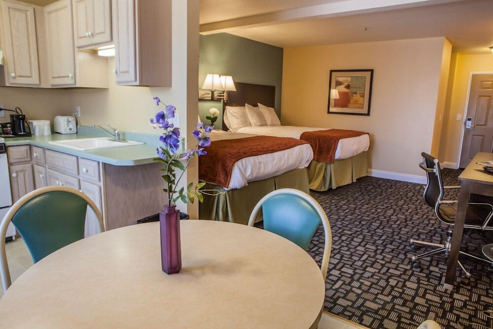 Marinwood Inn & Suites — hotel in Novato