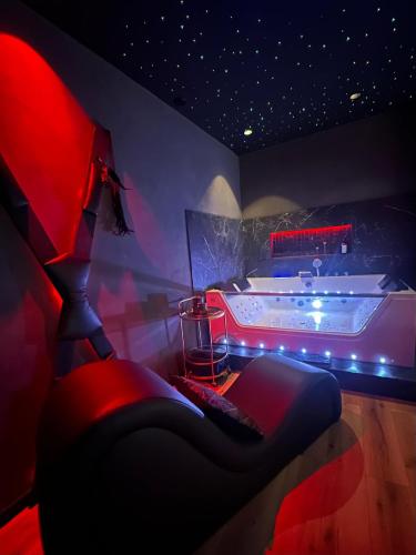 Love Room Avec Spa - carbon neutral hotel in Unknown City