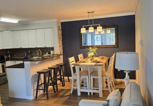 Perfect Cozy Modern Beach Condo — 4-Star Luxury Hotel in Ocean City, United States