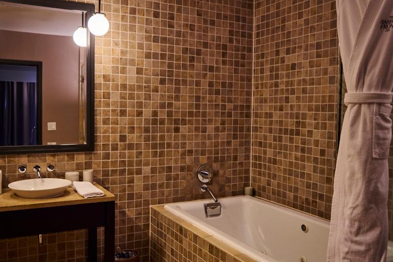 The Harbor Front Inn - photo 30