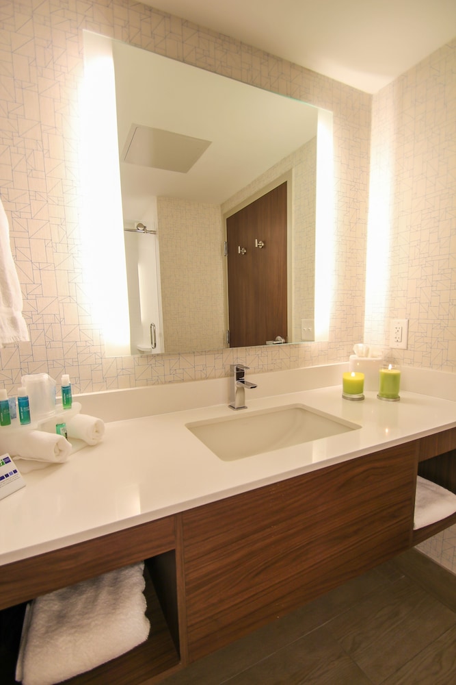 Holiday Inn Express & Suites Miami Airport East by IHG - photo 49