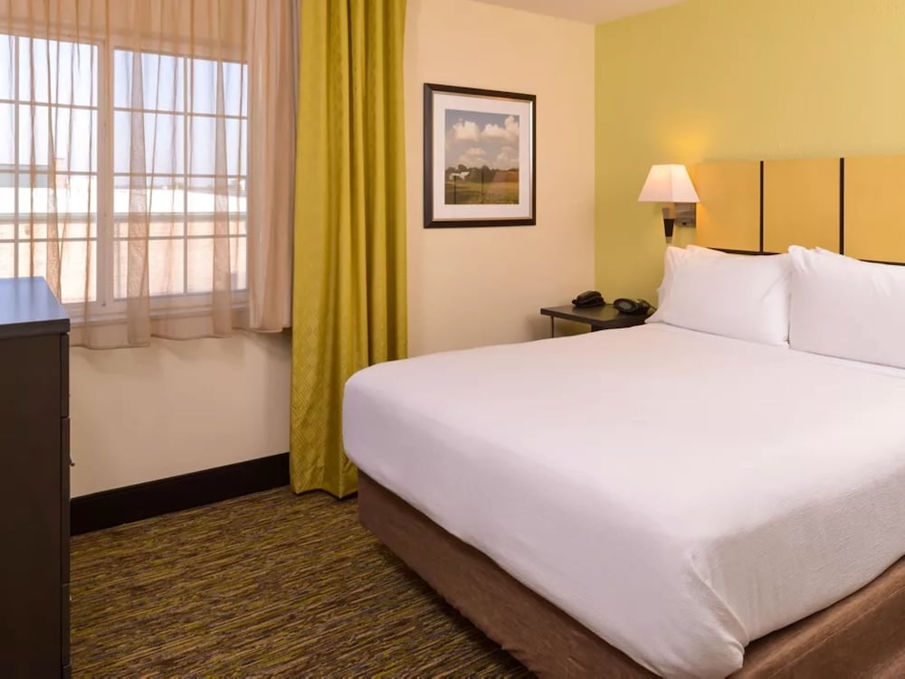 Candlewood Suites Jefferson City by IHG - photo 16