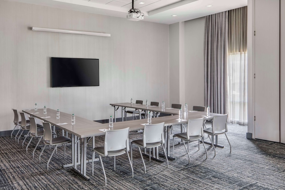 Embassy Suites by Hilton Atlanta Midtown - photo 44