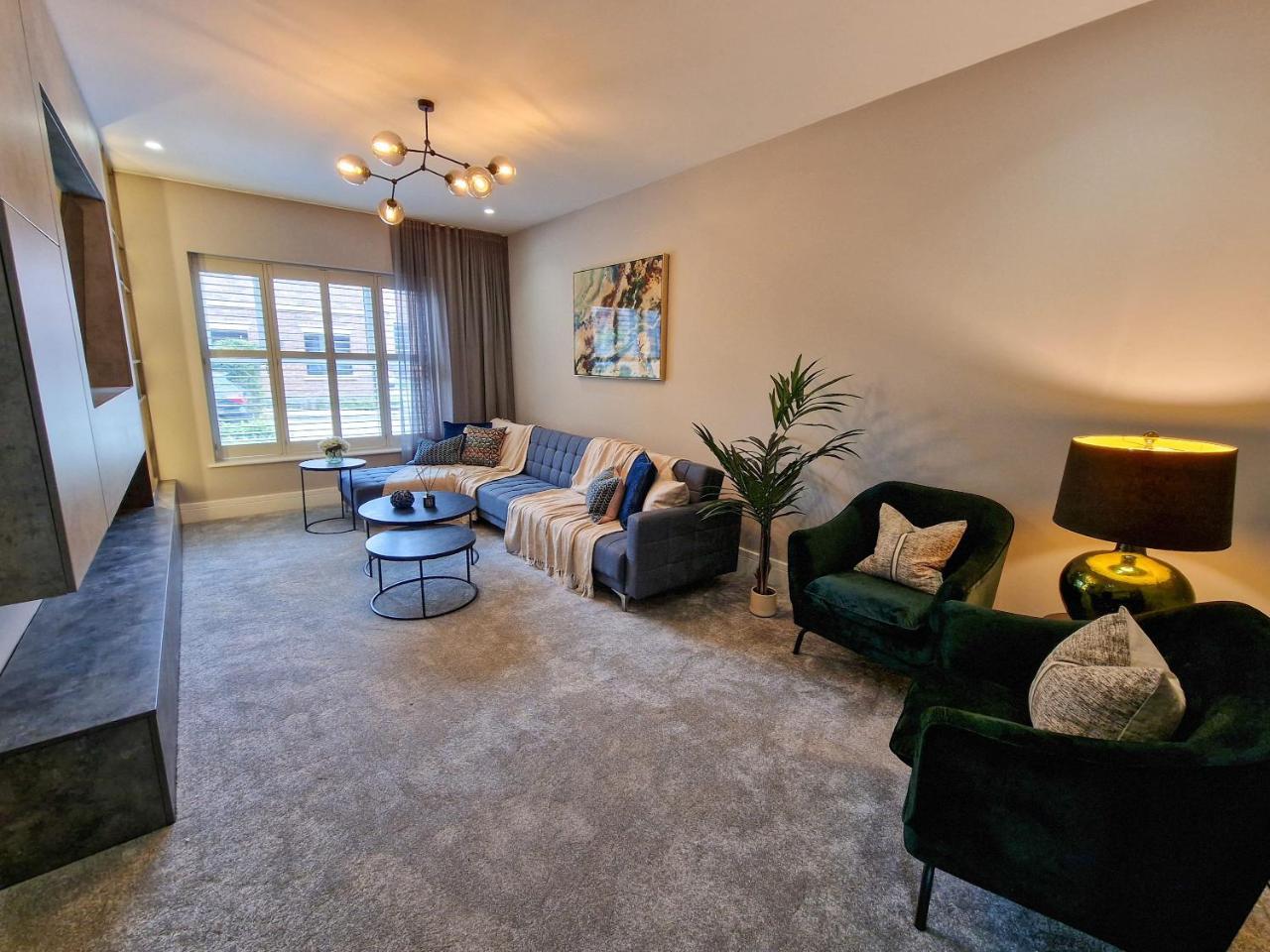 Luxury 5 Star Didsbury Home by City Superhost — 4-Star Luxury Hotel in Manchester, United Kingdom
