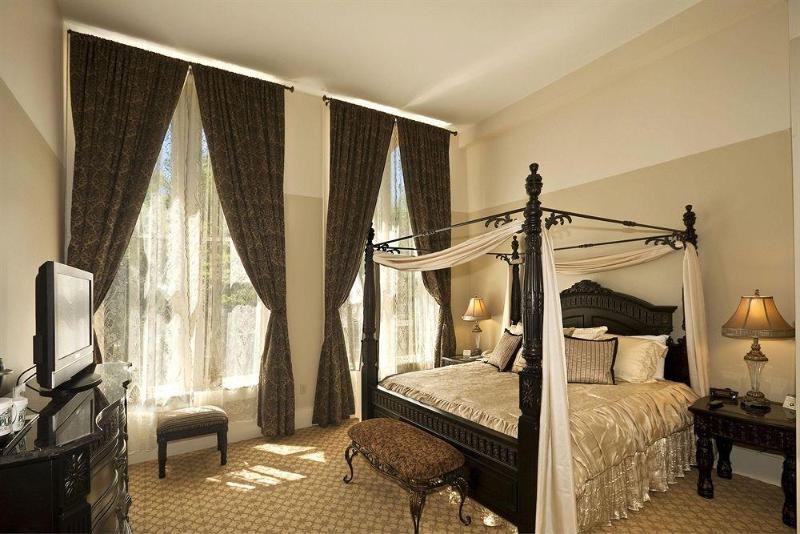 Historic Plaza Hotel - photo 10