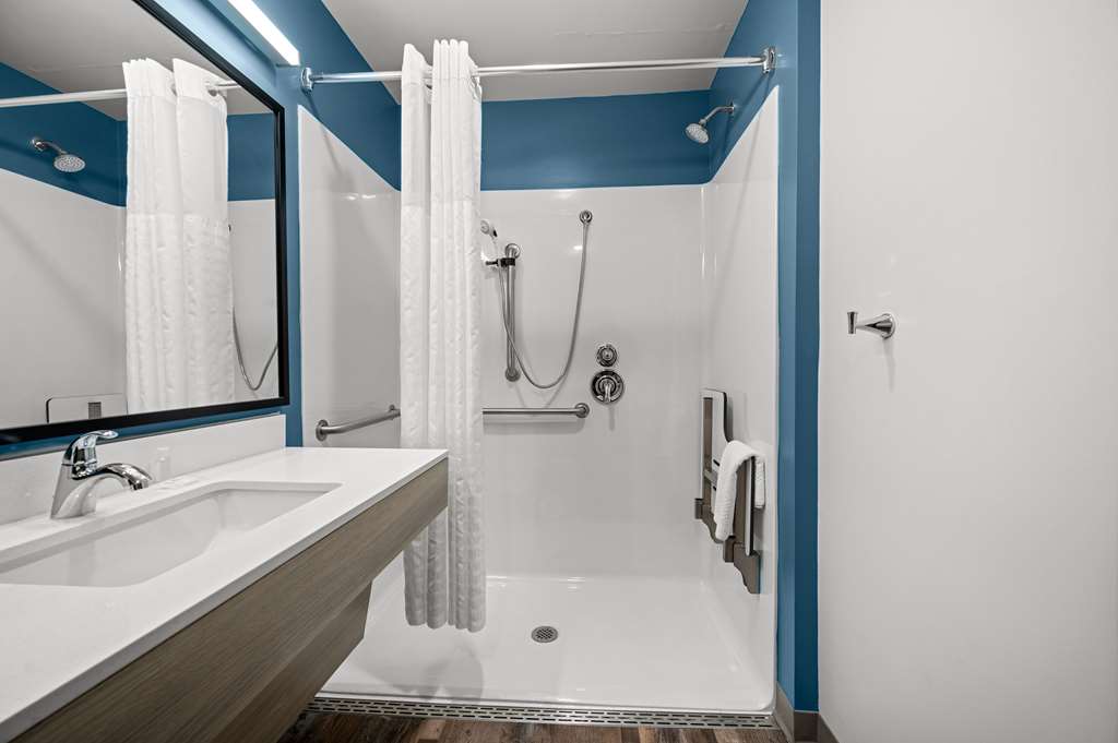 WoodSpring Suites Dearborn Detroit - photo 23