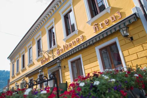 Hotel Garni Goldenes Kreuz — hotel in Grein