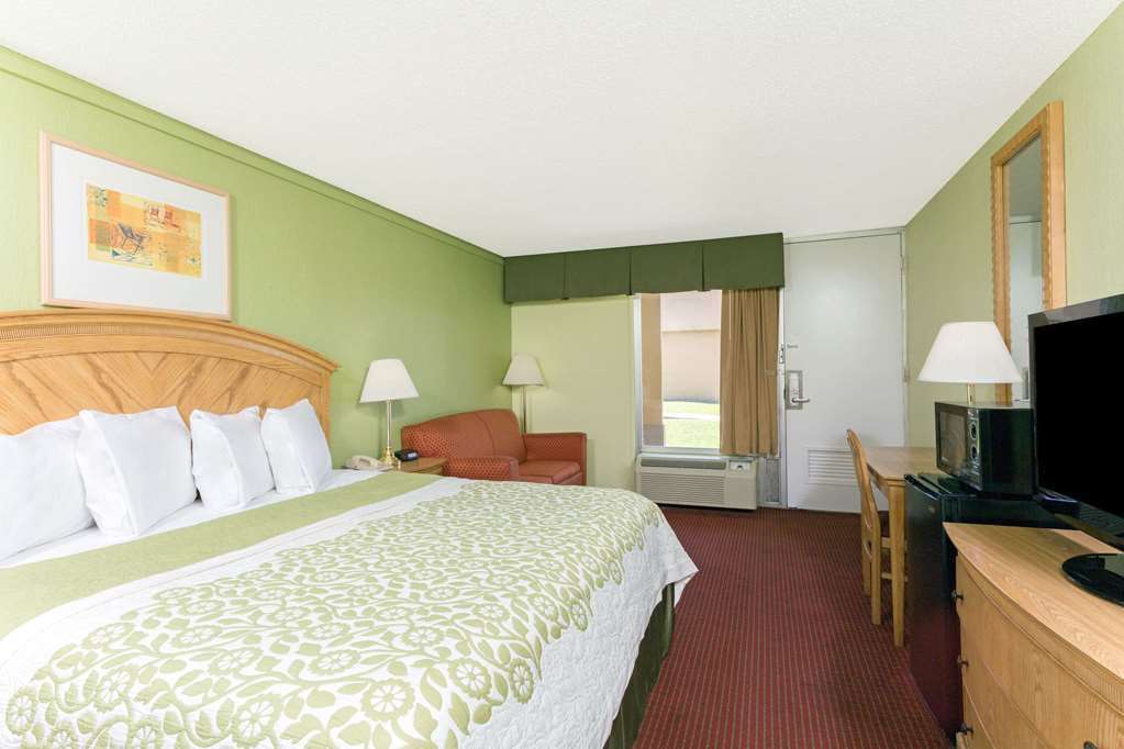 Days Inn by Wyndham Washington - photo 10