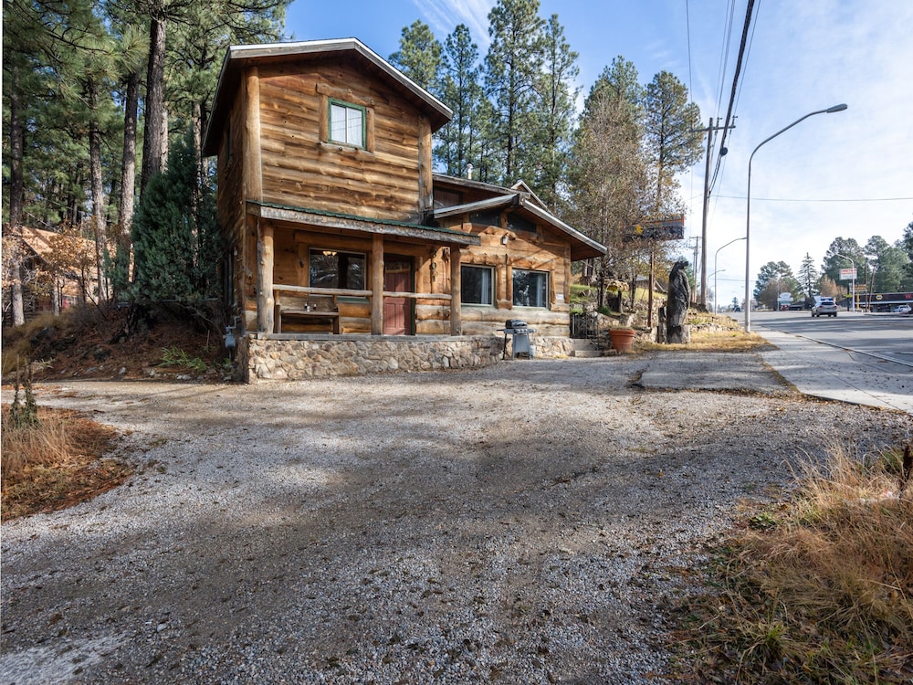 Mechem Dr Bear Fox by VTrips — hotel in Ruidoso