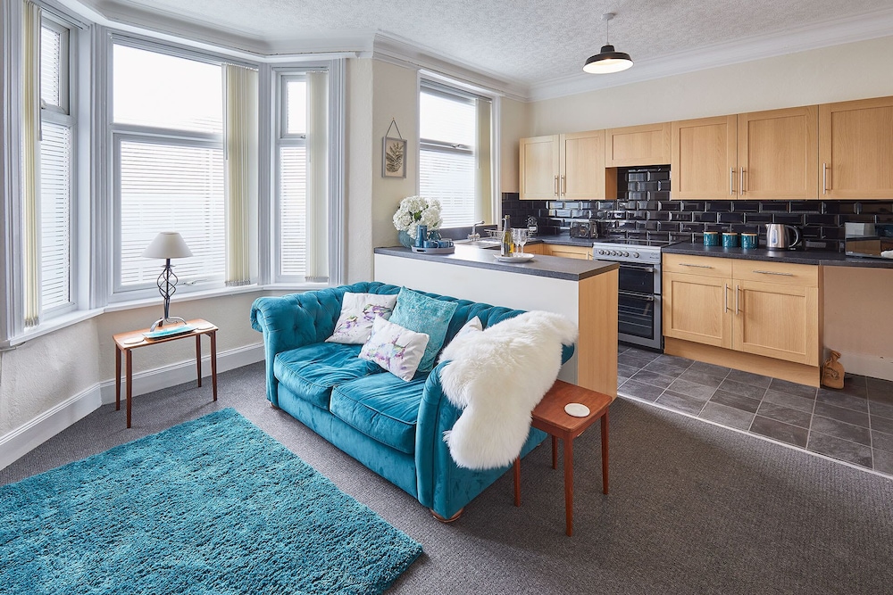 Host Stay Rockpool