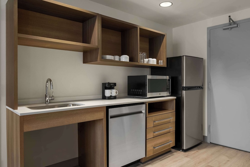 Home2 Suites by Hilton Austin East Side 5th Street - photo 22