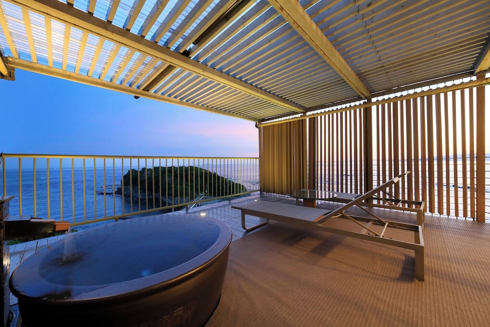 Ocean View Hiromi Spa Hotel温泉と絶景の宿 in Shimoda, Japan