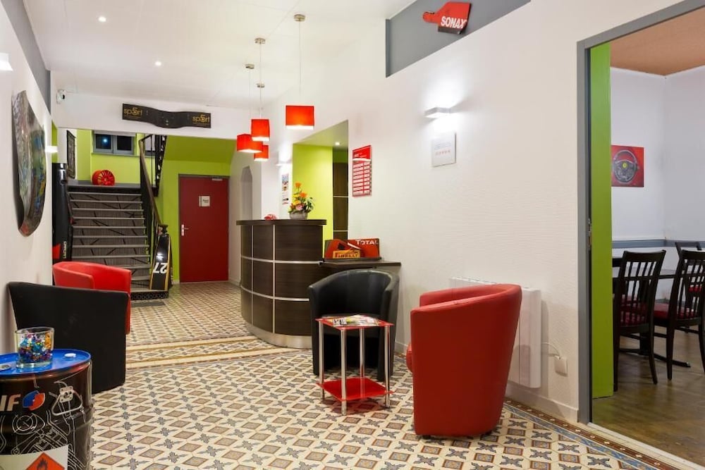 Enzo Hotels Contrexeville — Contrexeville