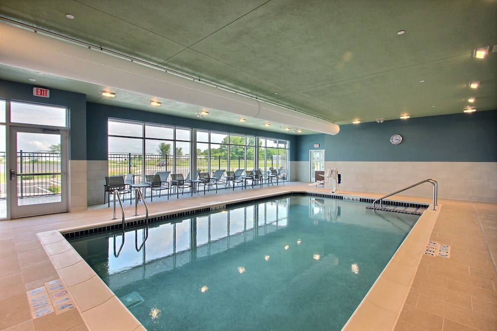 Holiday Inn Express & Suites Fond Du Lac by IHG - photo 27