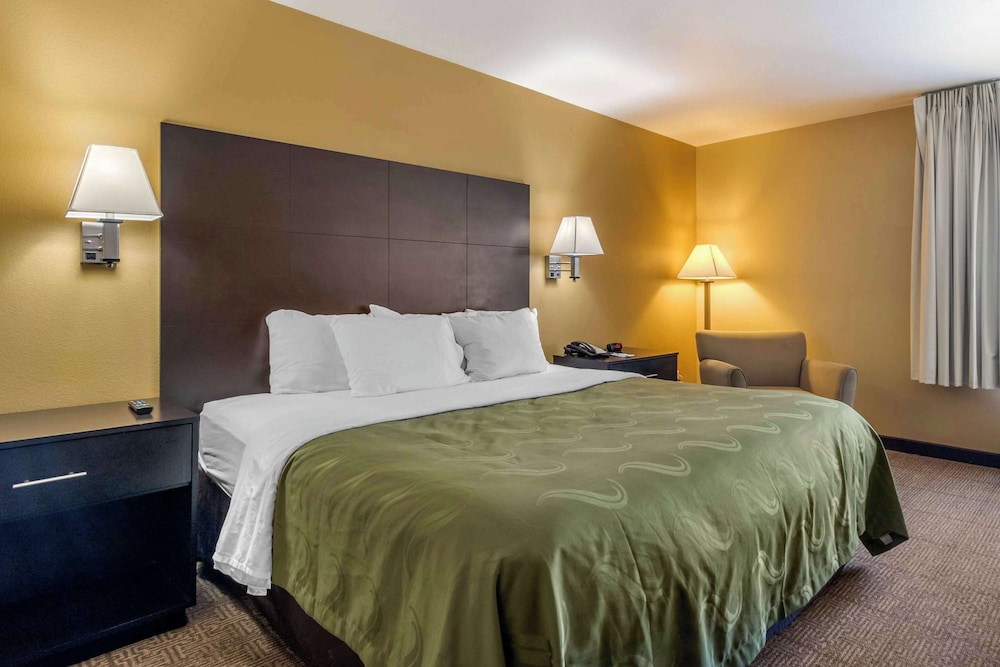 Quality Inn & Suites Lenexa Kansas City - photo 7