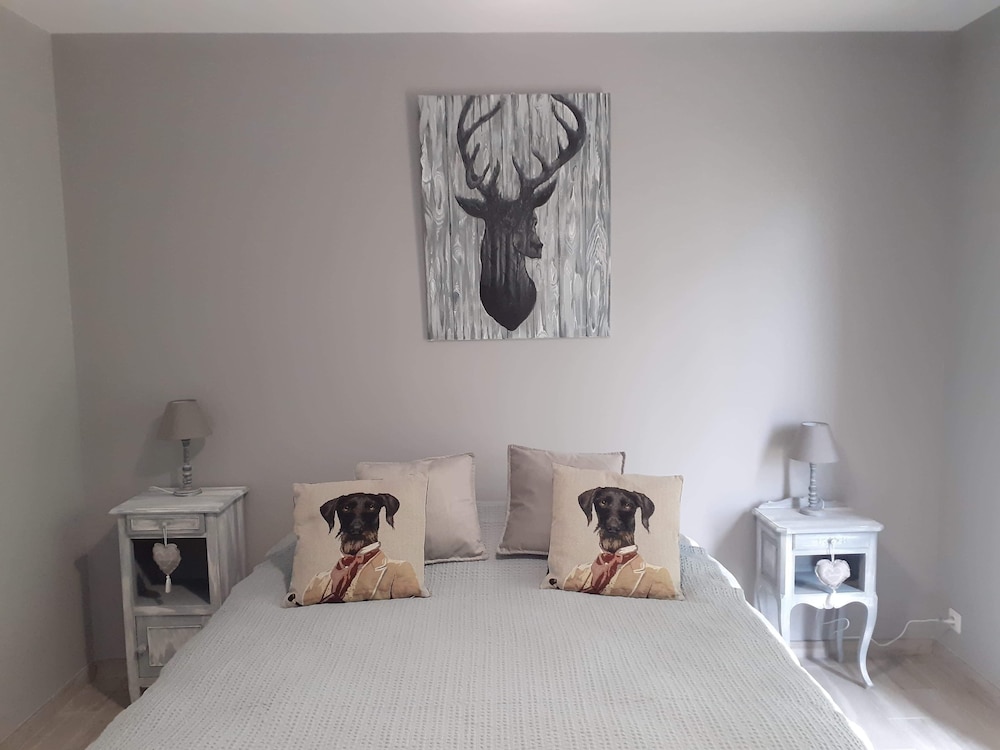 La Petite Salamandre - carbon neutral hotel in Chitenay