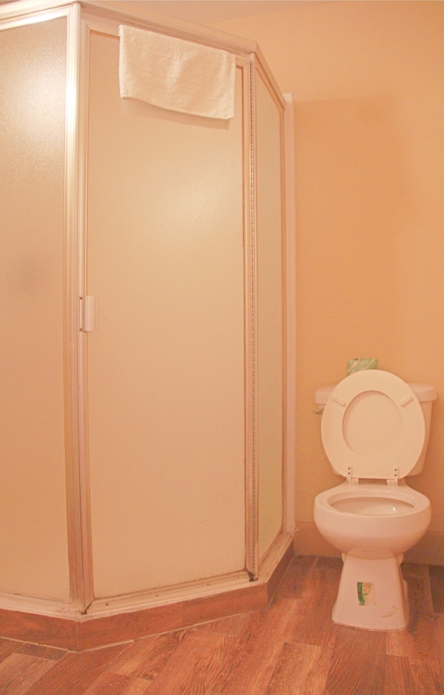 Harmony Inn and Suites - photo 23