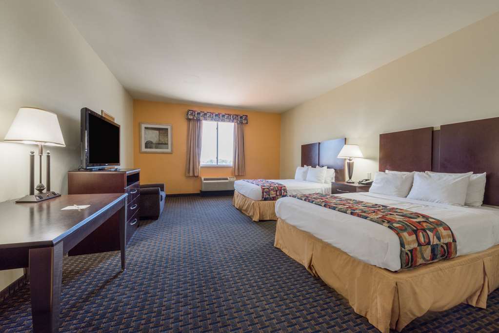 Days Inn & Suites by Wyndham Cleburne TX - photo 4