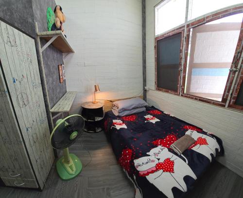 206 Lovely Room with cool fan with full amenities & Free Wi Fi