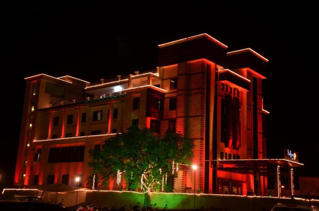 Hotel Saffron Leaf in Dehra Dun, India