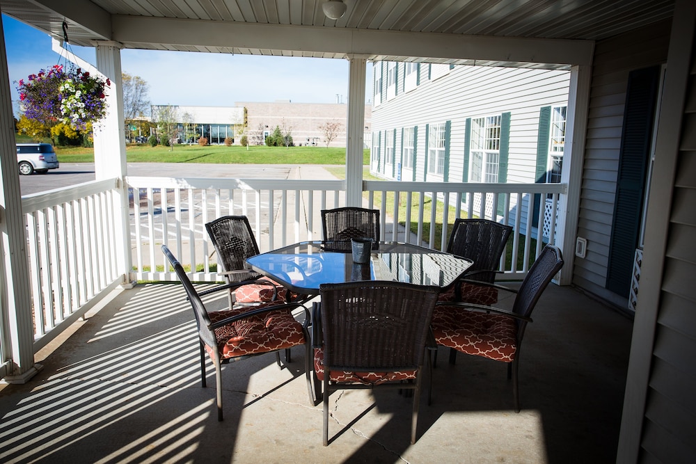 Chisholm Inn & Suites - photo 11