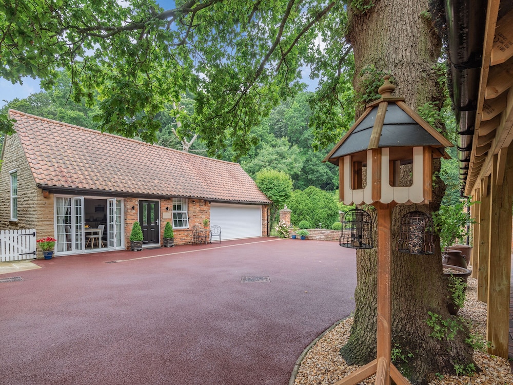 Silvadale Cottage — 5-Star Luxury Hotel in Louth, United Kingdom
