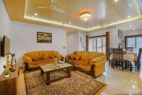 Alaya Stays 3 BHK Apartment with Hill View Cliff Trident — 4-Star Luxury Hotel in Shimla, India