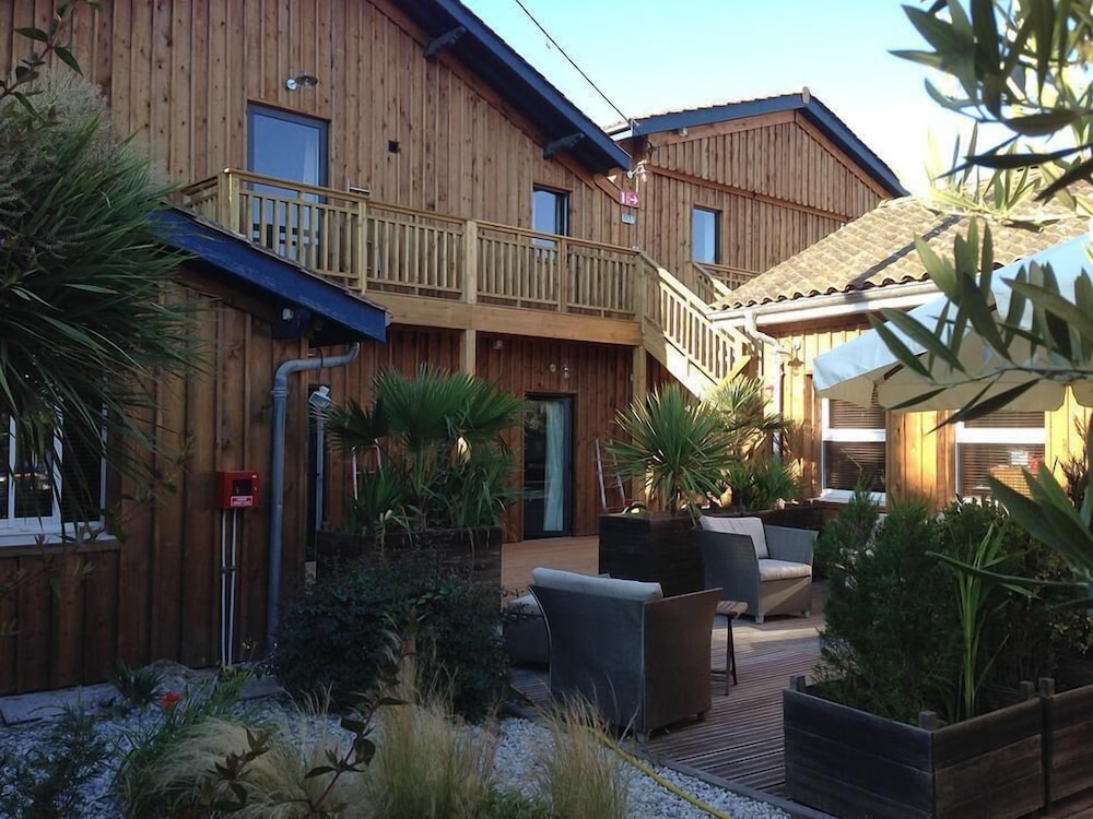 Hotel du Cap in Saint-Hilaire-De-Villefranche, France