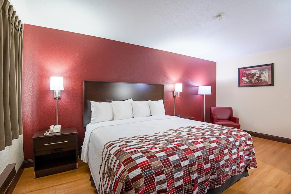 Red Roof Inn Cameron - photo 10
