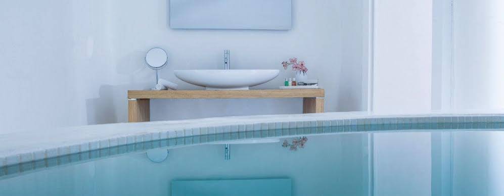 Aliko Luxury Suites — 4-Star Luxury Hotel in Fira, Greece