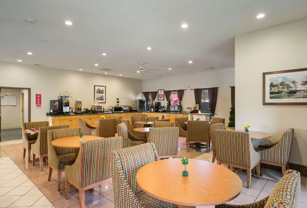 Econo Lodge Inn & Suites Hardeeville I 95 - photo 40