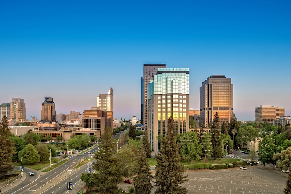 Embassy Suites by Hilton Sacramento Riverfront Promenade - photo 57
