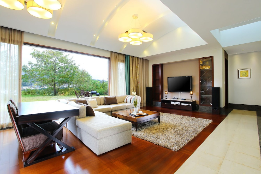 Alps Daeyoung Golf Village in Hongch'on, South Korea