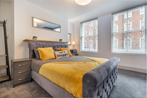WhiskAwayStays Foregate Street Apartment 2 — 4-Star Luxury Hotel in Worcester, United Kingdom