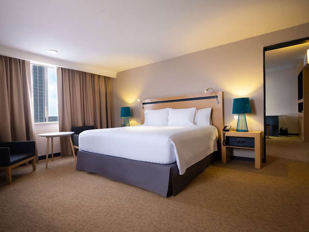 Galeria Plaza Reforma Master Suite